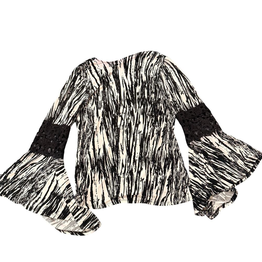 Ariella Boutique Animal Print Blouse Lace Bell Sleeves Made USA Women’s Large - Picture 9 of 9